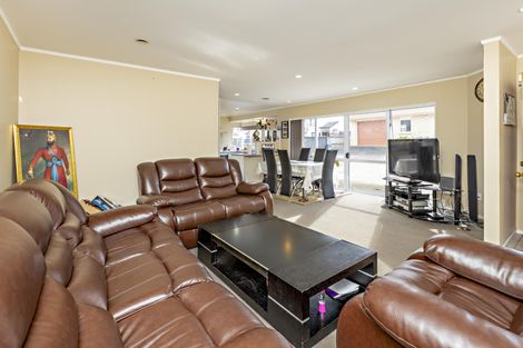 Photo of property in 2/47 Great South Road, Manurewa, Auckland, 2102