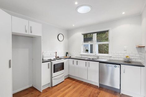 Photo of property in 99 Thomas Street, Stokes Valley, Lower Hutt, 5019