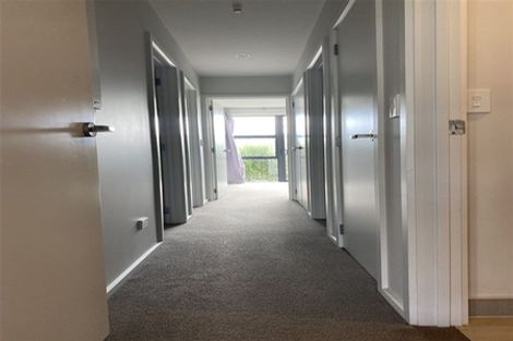 Photo of property in 32 Liberation Road, Papakura, 2110