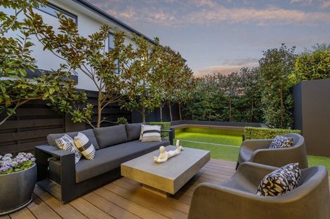 Photo of property in 2/28 Jeffreys Road, Fendalton, Christchurch, 8052