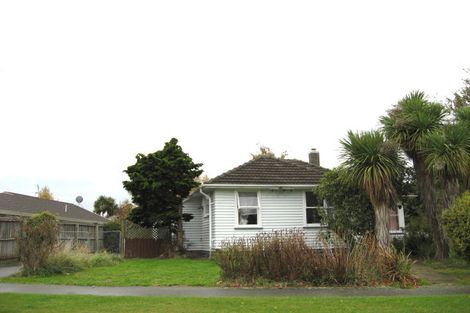 Photo of property in 17 Paddington Street, Northcote, Christchurch, 8052