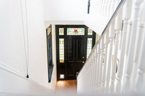 Photo of property in 16 Hawker Street, Mount Victoria, Wellington, 6011