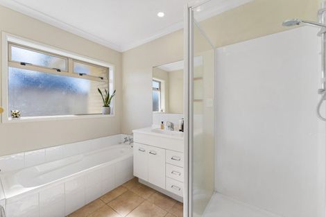 Photo of property in 15 Emery Place, Papamoa Beach, Papamoa, 3118