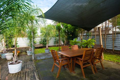 Photo of property in 318 Whitaker Street, Whataupoko, Gisborne, 4010