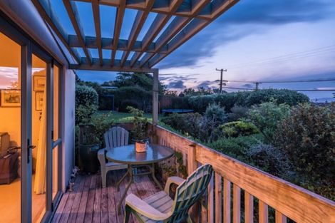 Photo of property in 87 Winara Avenue, Waikanae, 5036