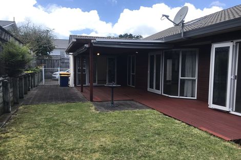 Photo of property in 3/2 East Coast Road, Milford, Auckland, 0620