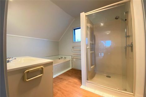 Photo of property in 8 Panorama Court, Red Beach, 0932