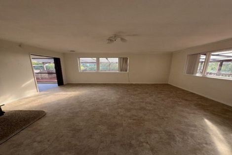 Photo of property in 13 Vina Place, Massey, Auckland, 0614