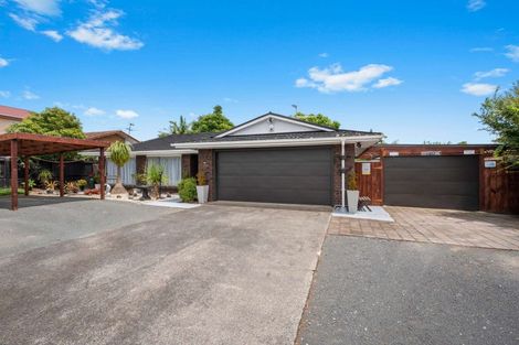 Photo of property in 24 Hedge Row, Sunnyhills, Auckland, 2010