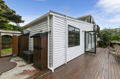 Photo of property in 25 Happy Valley Road, Owhiro Bay, Wellington, 6023
