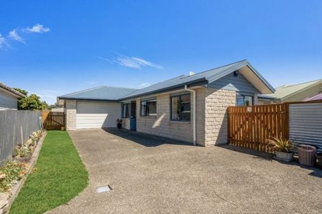 Photo of property in 32 Somerset Crescent, Highbury, Palmerston North, 4412