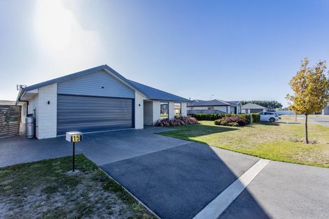 Photo of property in 15 Johnson Avenue, Amberley, 7410