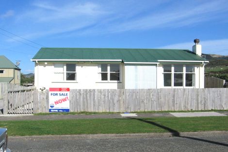 Photo of property in 59 Whanga Crescent, Titahi Bay, Porirua, 5022