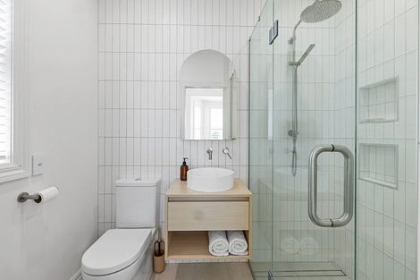 Photo of property in 56 Gilbert Street, New Plymouth, 4310