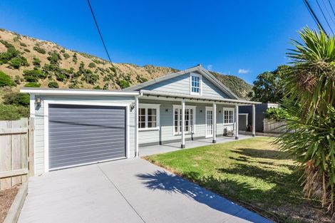 Photo of property in 76 Tilley Road, Paekakariki, 5034