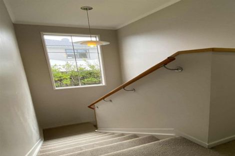 Photo of property in 5 Canyon Drive, Oteha, Auckland, 0632