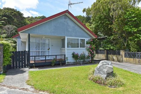 Photo of property in 2/19 James Grove, Stokes Valley, Lower Hutt, 5019