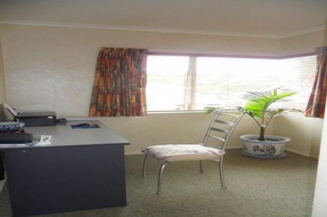 Photo of property in 13 Milan Drive, Glen Eden, Auckland, 0602