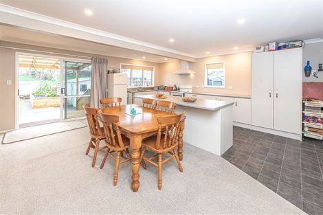 Photo of property in 12 George Street, Aramoho, Whanganui, 4500