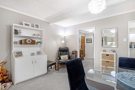 Photo of property in 2 Langley Avenue, Milson, Palmerston North, 4414