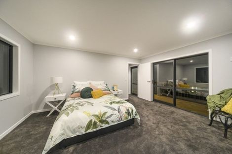 Photo of property in 3 Vaucluse Heights, Fitzherbert, Palmerston North, 4410