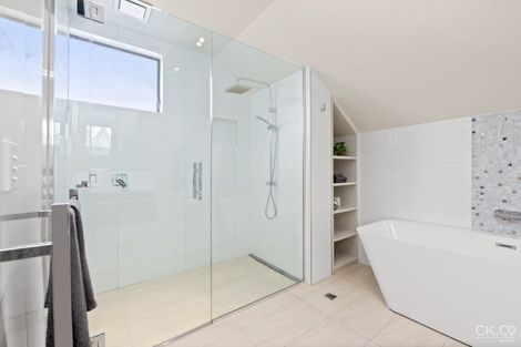 Photo of property in 32 Saint Columbans Grove, Boulcott, Lower Hutt, 5010