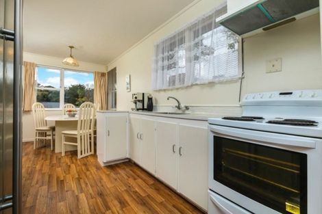 Photo of property in 6 Lauris Place, Birkdale, Auckland, 0626