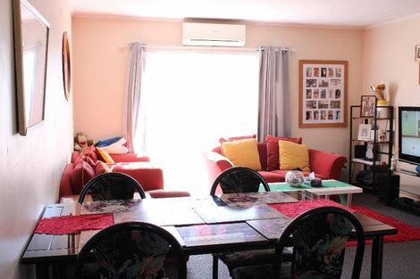 Photo of property in Capel Courts, 1/141a Clarence Street, Riccarton, Christchurch, 8011