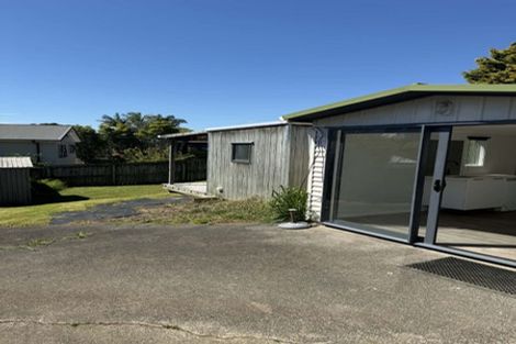 Photo of property in 28 Elliston Crescent, Stanmore Bay, Whangaparaoa, 0932