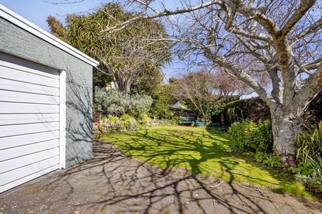 Photo of property in 32 Queens Road, Glen Avon, New Plymouth, 4312