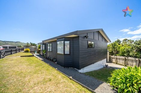 Photo of property in 20 Jasmine Grove, Maungaraki, Lower Hutt, 5010
