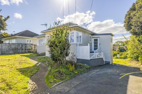 Photo of property in 39 Russell Road, Manurewa, Auckland, 2102