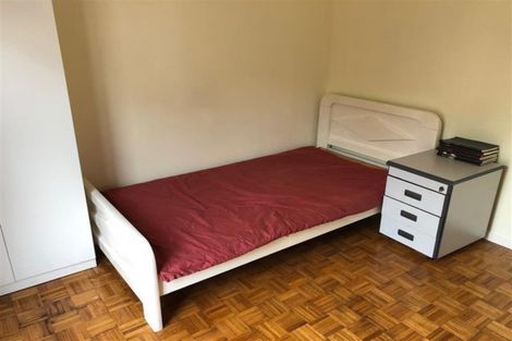 Photo of property in 74 Redoubt Road, Goodwood Heights, Auckland, 2105