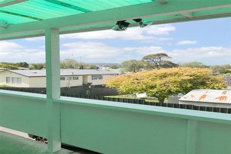 Photo of property in 6 Valencia Place, Manurewa, Auckland, 2102