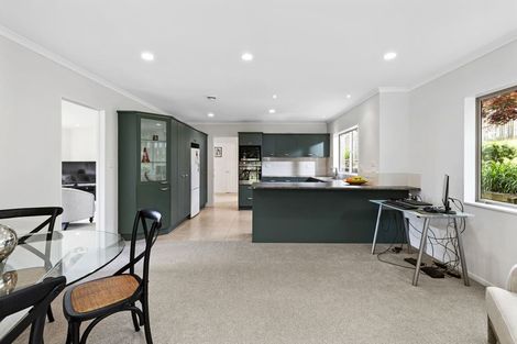 Photo of property in 1 Landvale Court, Browns Bay, Auckland, 0630