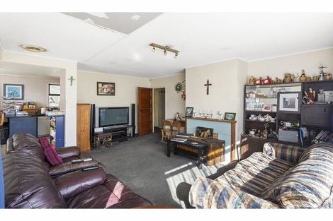Photo of property in 1 Bardia Road, Panmure, Auckland, 1072