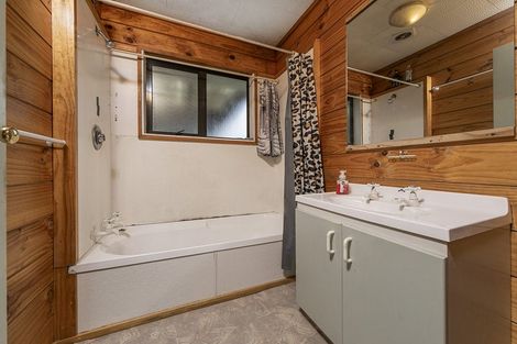 Photo of property in 16 Achilles Place, Wanaka, 9305