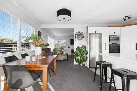 Photo of property in 37 Braid Road, St Andrews, Hamilton, 3200