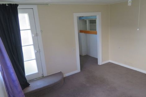 Photo of property in 28 Melbourne Road, Island Bay, Wellington, 6023