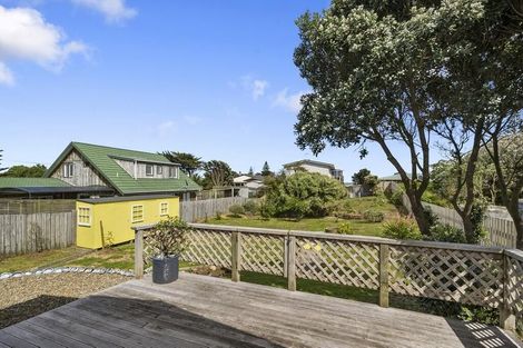 Photo of property in 17 Dixie Street, Te Horo Beach, Otaki, 5581