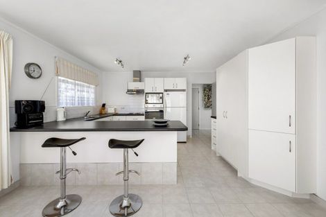 Photo of property in 9 Lorenzen Bay Road, Raglan, 3225