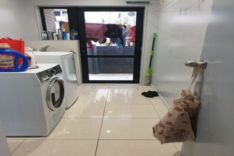 Photo of property in 86 San Marino Drive West, Henderson, Auckland, 0612