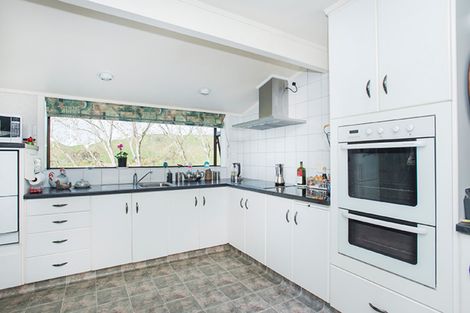 Photo of property in 52 Saddler Road, Muriwai, Gisborne, 4072