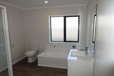 Photo of property in 5 Pattullo Crescent, Wallaceville, Upper Hutt, 5018