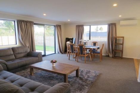 Photo of property in 15 Marsden Place, Hurworth, New Plymouth, 4310