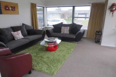 Photo of property in 55 Karaka Crescent, Levin, 5510