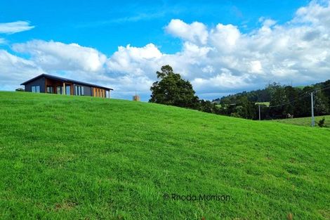 Photo of property in 12 Arahanga Road, Paparoa, 0571