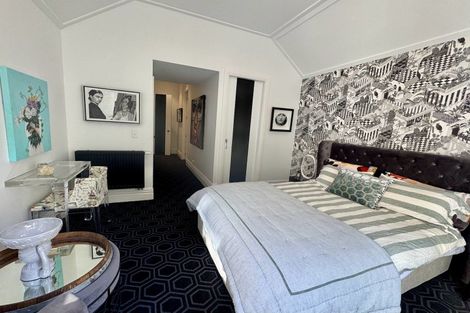 Photo of property in 322 Oriental Parade, Oriental Bay, Wellington, 6011