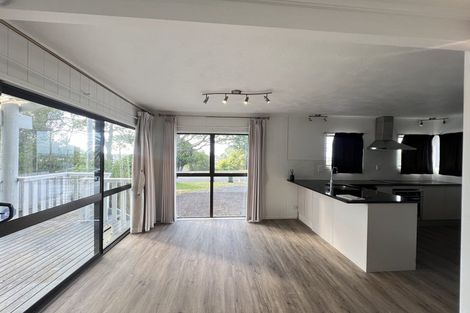 Photo of property in 1/260 Sunset Road, Windsor Park, Auckland, 0632