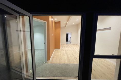 Photo of property in 8 September Place, Forrest Hill, Auckland, 0620